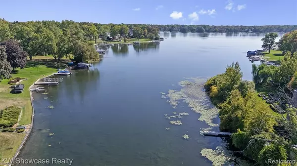 Commerce Twp, MI 48382 4429,3190 EDGEWOOD PARK Drive