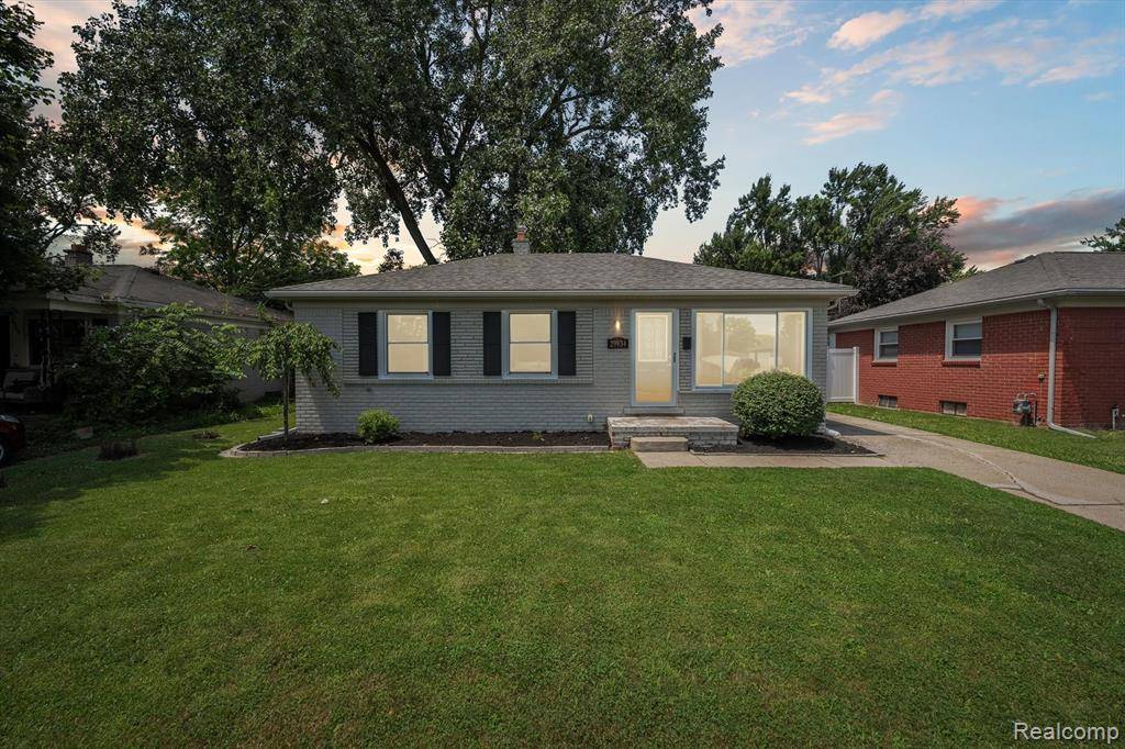29934 Tamarack Drive, Gibraltar, MI 48134 2719
