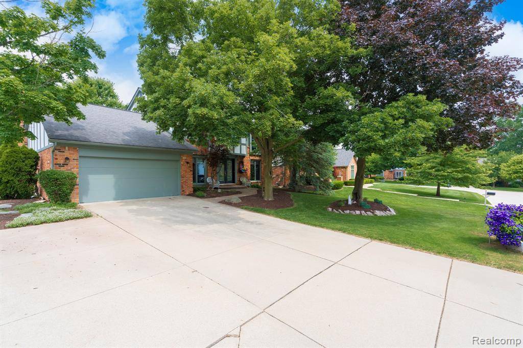 Rochester Hills, MI 48306 3657,1819 Quincy Drive