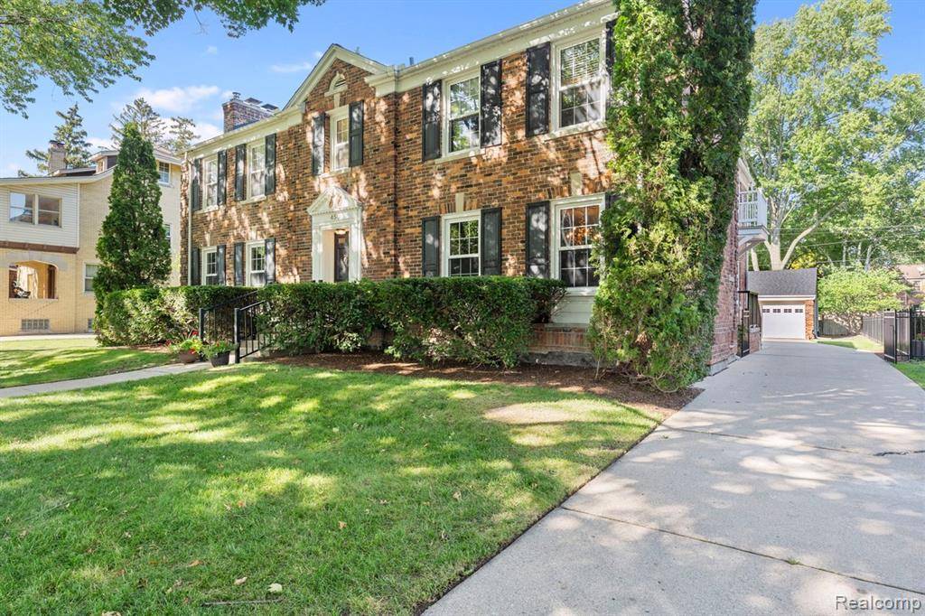 Grosse Pointe, MI 48230 1647,450 Neff Road