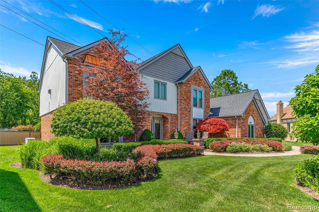 Shelby Twp, MI 48317 2126,48367 Lake Valley Drive