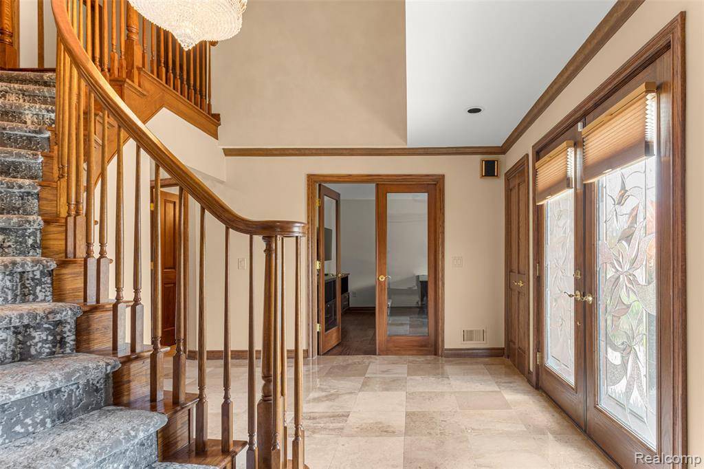 Shelby Twp, MI 48317 2126,48367 Lake Valley Drive