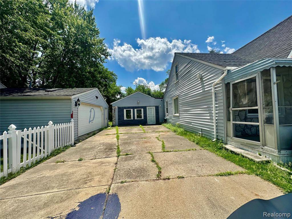 Dearborn Heights, MI 48125 1302,26735 Annapolis Street
