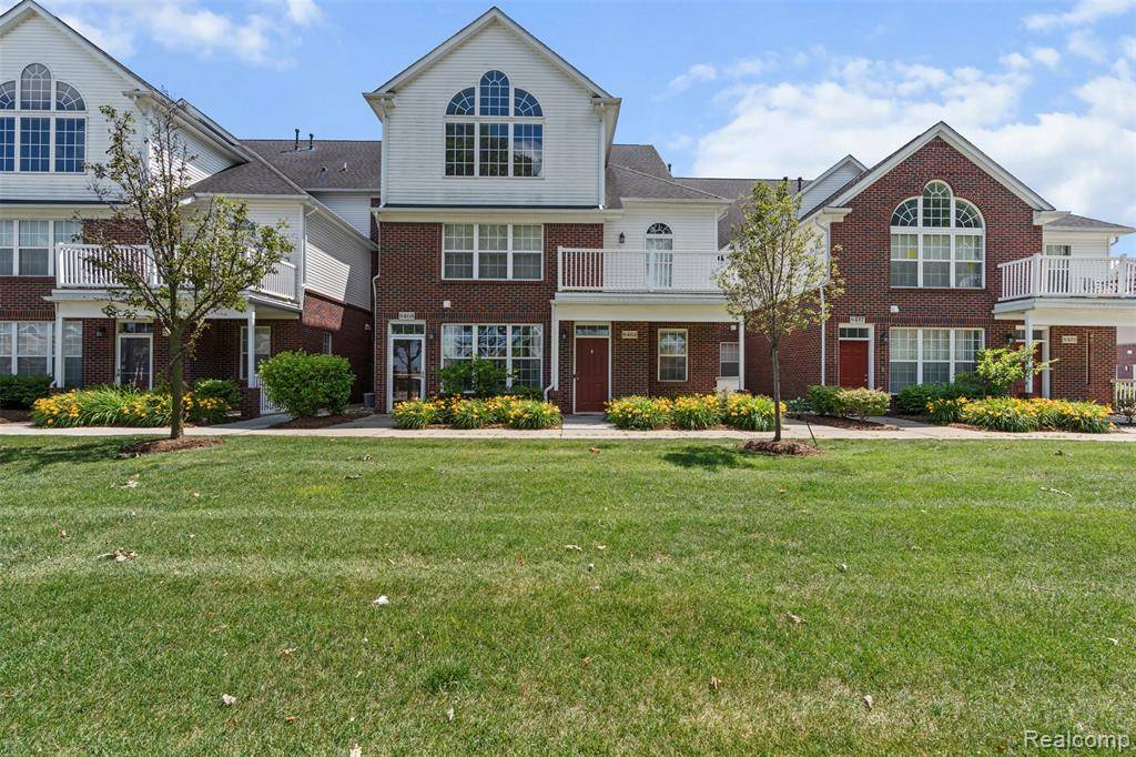 Warren, MI 48093 5280,8461 Towne Center Circle