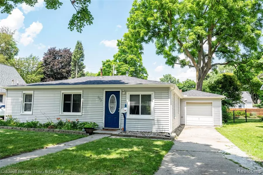 528 W Clinton Street, Howell, MI 48843 1535