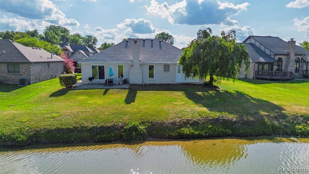 Macomb, MI 48042 5662,52448 Cedar Mill Drive
