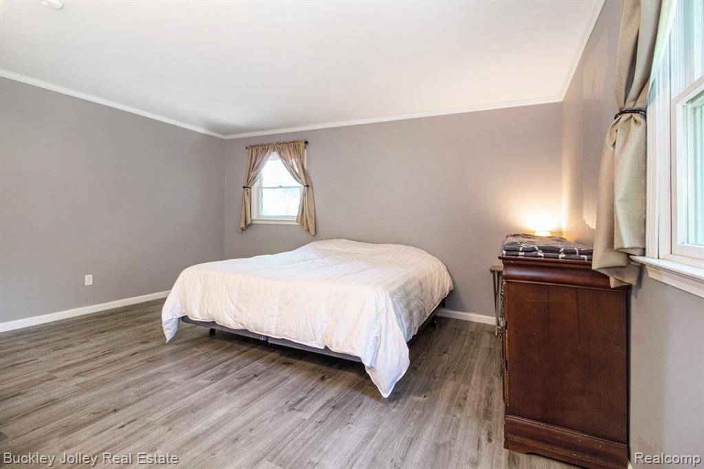 Brighton, MI 48116 1609,1049 Hillcrest Avenue