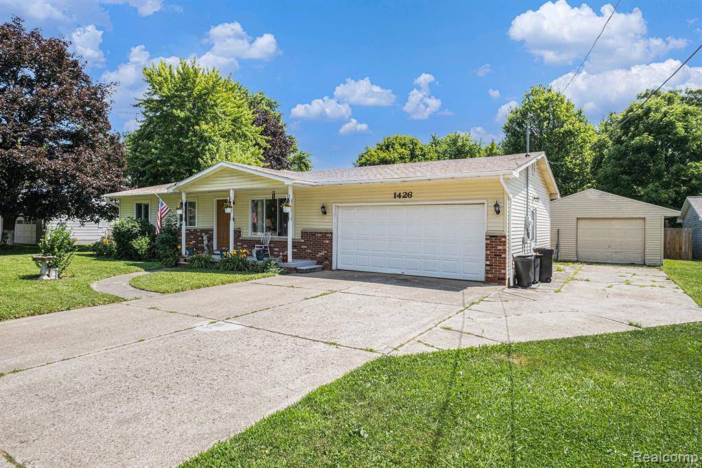 Burton, MI 48509 1533,1426 W Ives Avenue