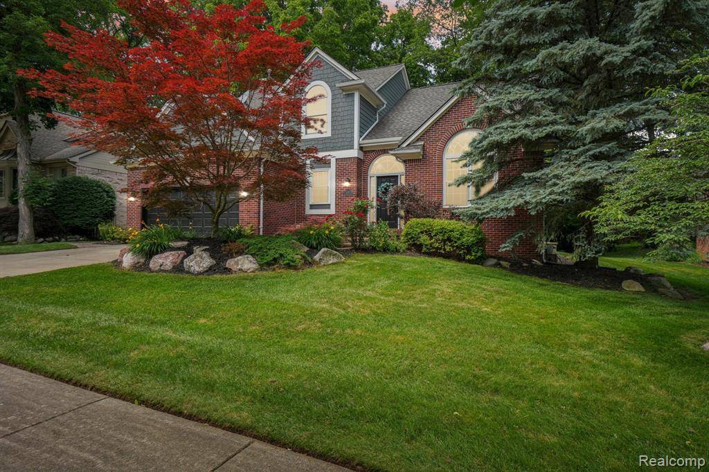 678 Twin Oaks Court, Rochester Hills, MI 48307 4499