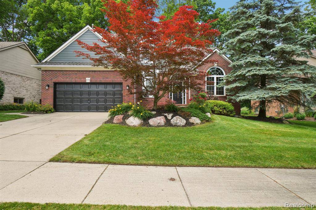 Rochester Hills, MI 48307 4499,678 Twin Oaks Court