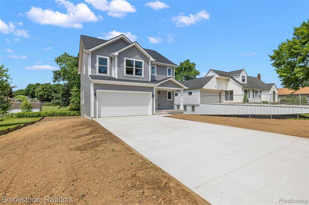 Waterford, MI 48327 1822,1381 Airway Dr