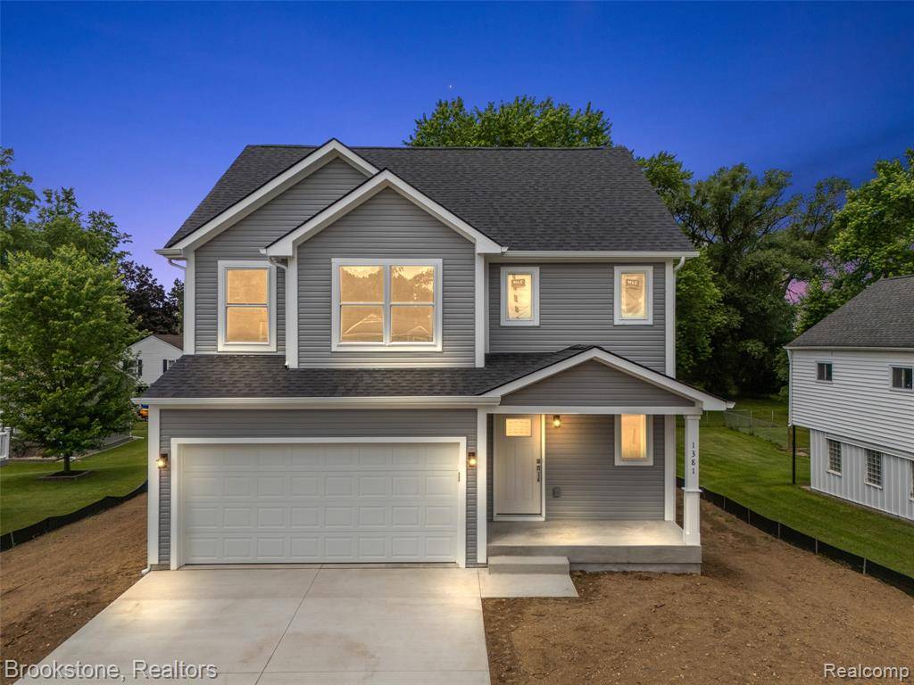 Waterford, MI 48327 1822,1381 Airway Dr