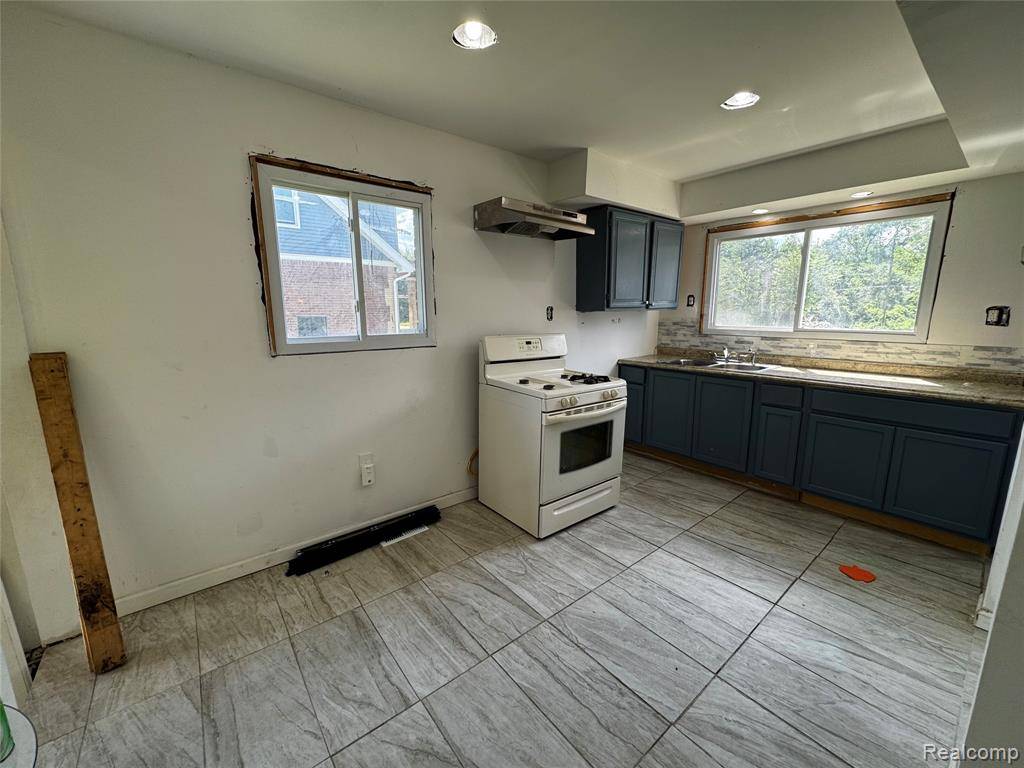 Highland Park, MI 48203 2434,17830 Orleans Street