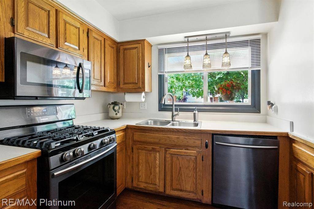 Plymouth, MI 48170,11634 Spicer Drive