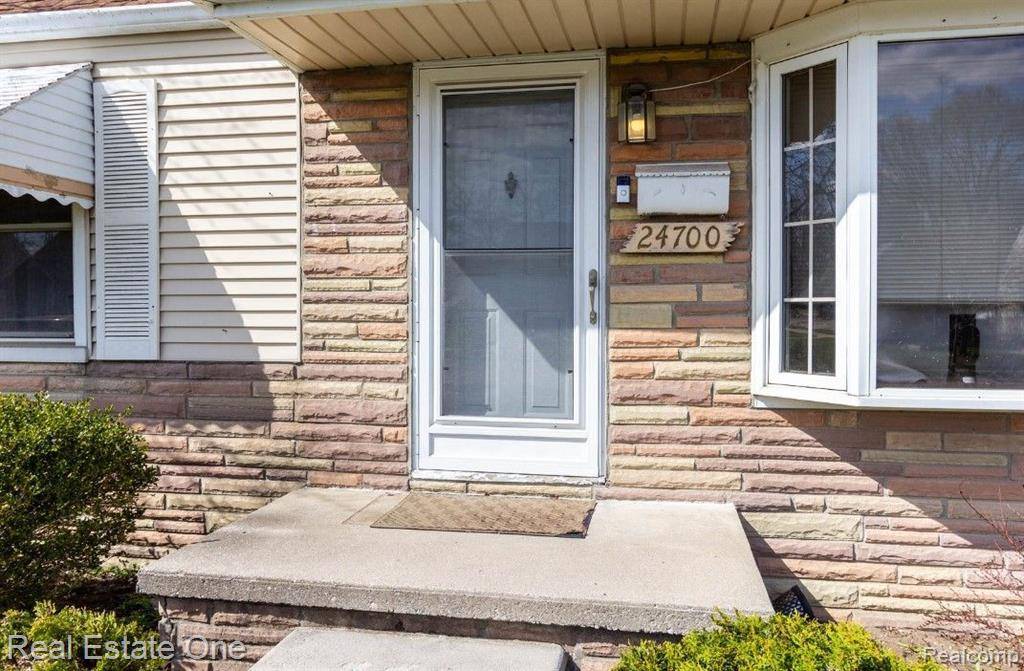 Dearborn, MI 48124 4808,24700 ROSS Street