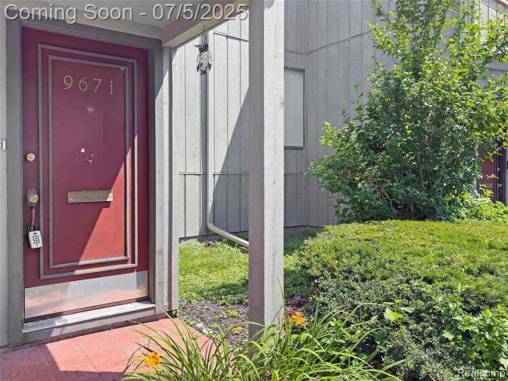 9671 Harbour Cove Court, Ypsilanti, MI 48197 6901