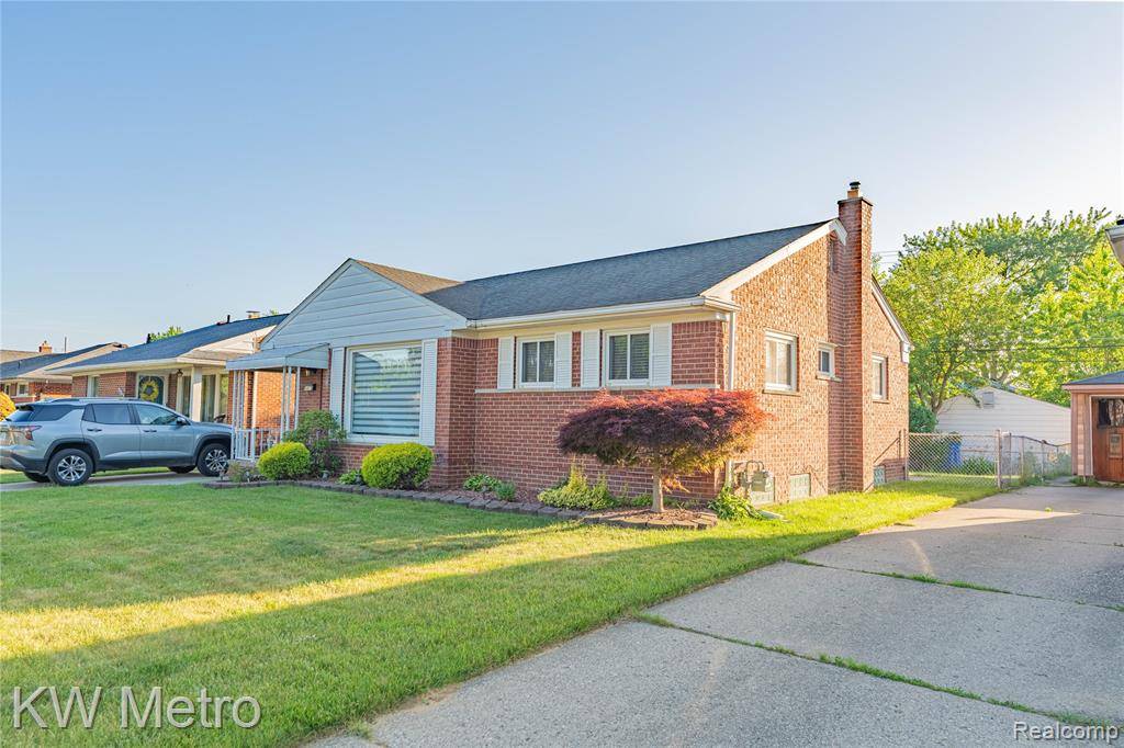 Dearborn Heights, MI 48127,8487 Salem Lane