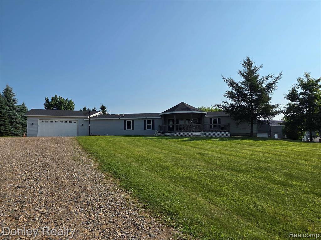4605 Pleasant Street, Clifford, MI 48727 9556