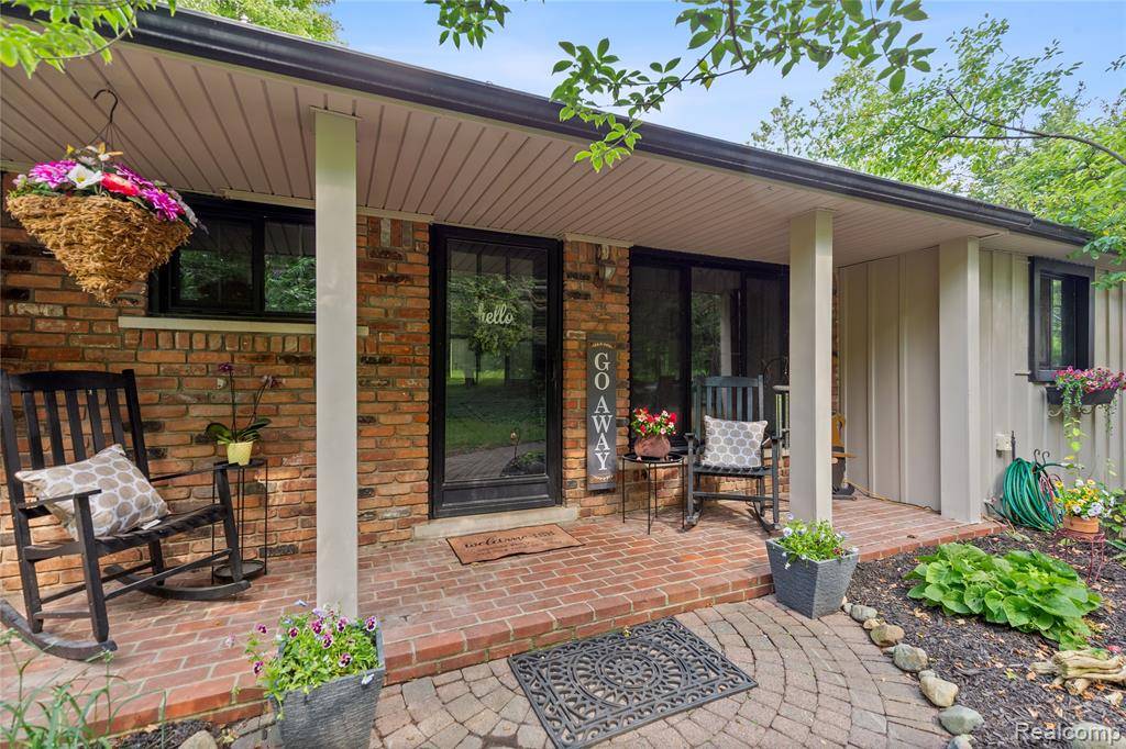 Rochester Hills, MI 48306 4156,1300 N Livernois Road