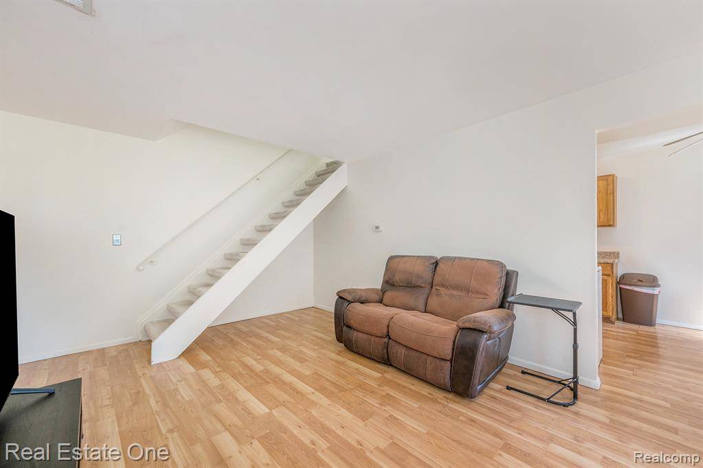 Novi, MI 48375,39728 Village Wood Circle
