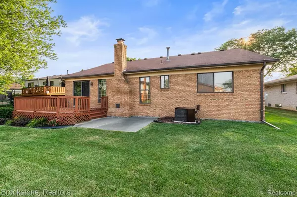 Sterling Heights, MI 48310 3949,37746 Juniper Drive