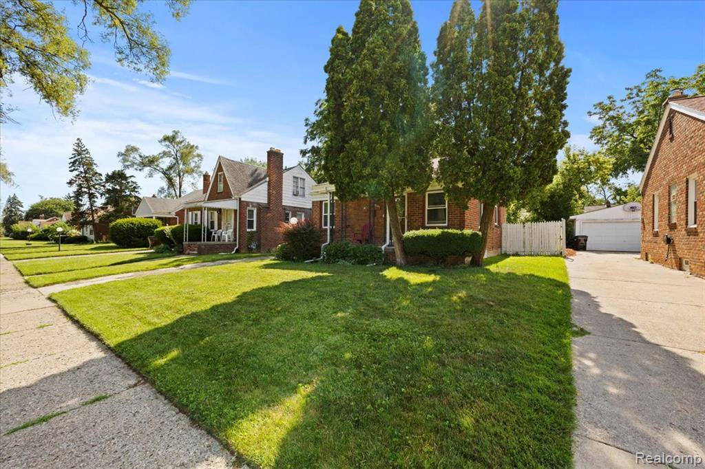 Detroit, MI 48235 3272,18247 Harlow Street