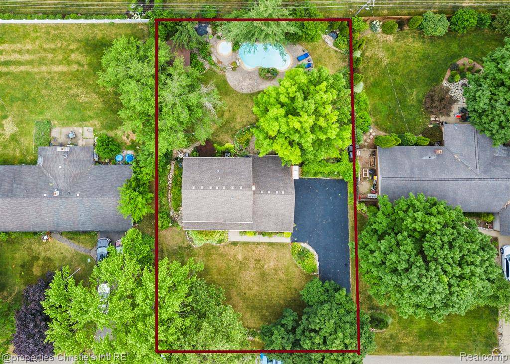 Shelby Twp, MI 48316 3929,4247 Morningview Drive