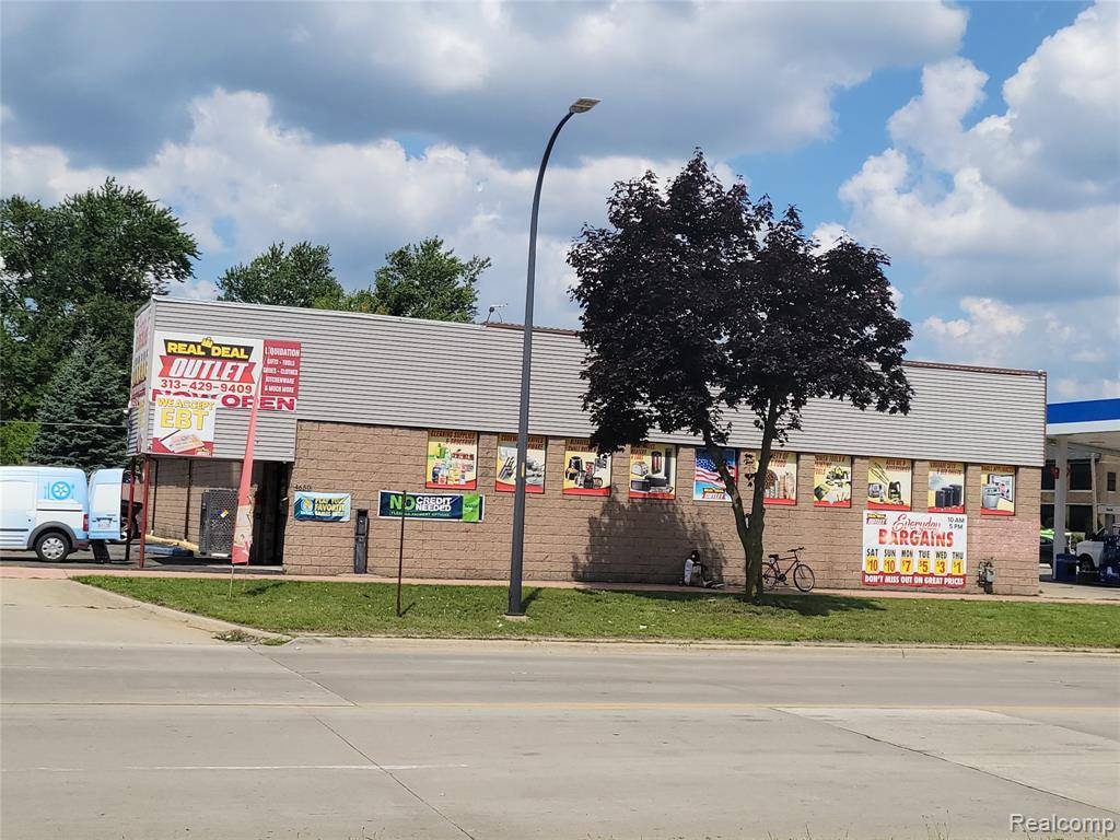 Dearborn Heights, MI 48125 1571,4650 S Beech Daly Street