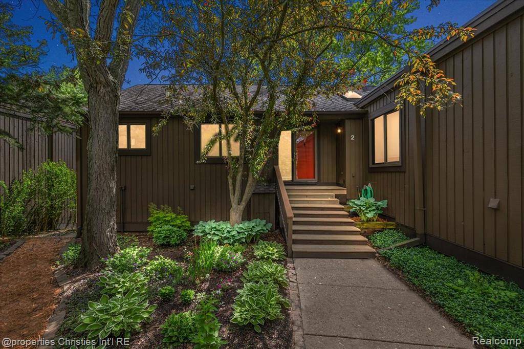 2 Eastbury Court, Ann Arbor, MI 48105 1403