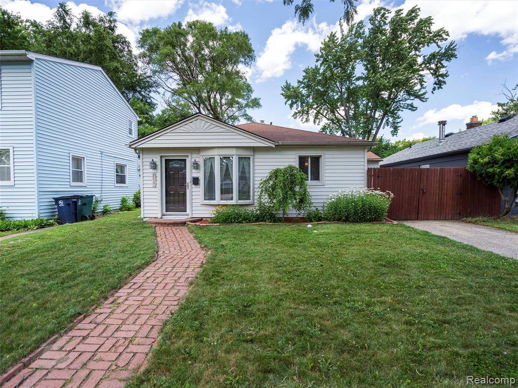 2027 Dallas Avenue, Royal Oak, MI 48067 3520