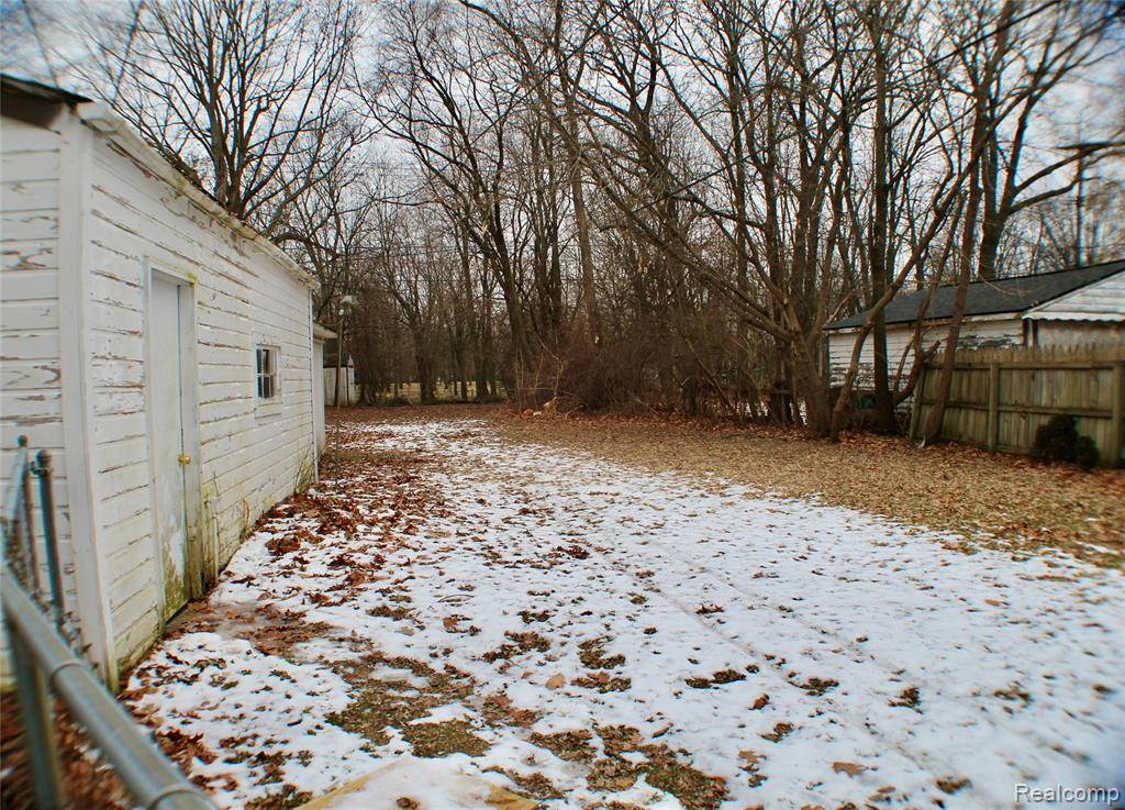 Troy, MI 48083 1884,2099 VAN COURTLAND Drive