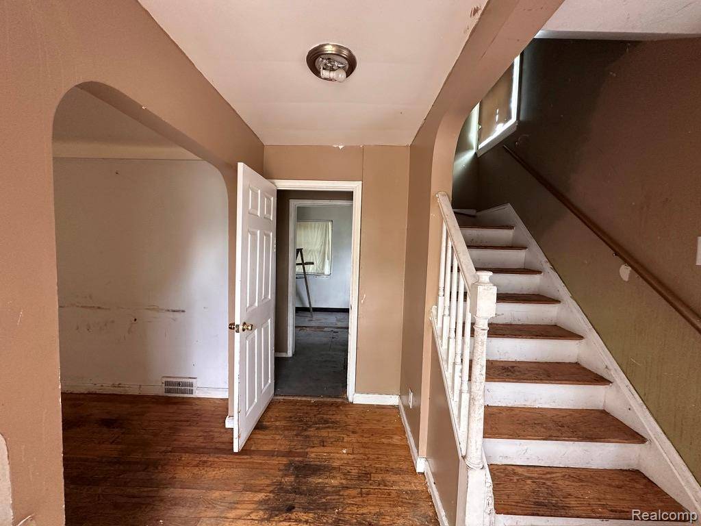 Detroit, MI 48224 3206,5250 Berkshire Street