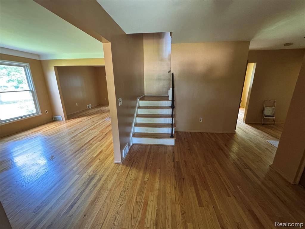 Southfield, MI 48034 4758,28330 Lahser Road