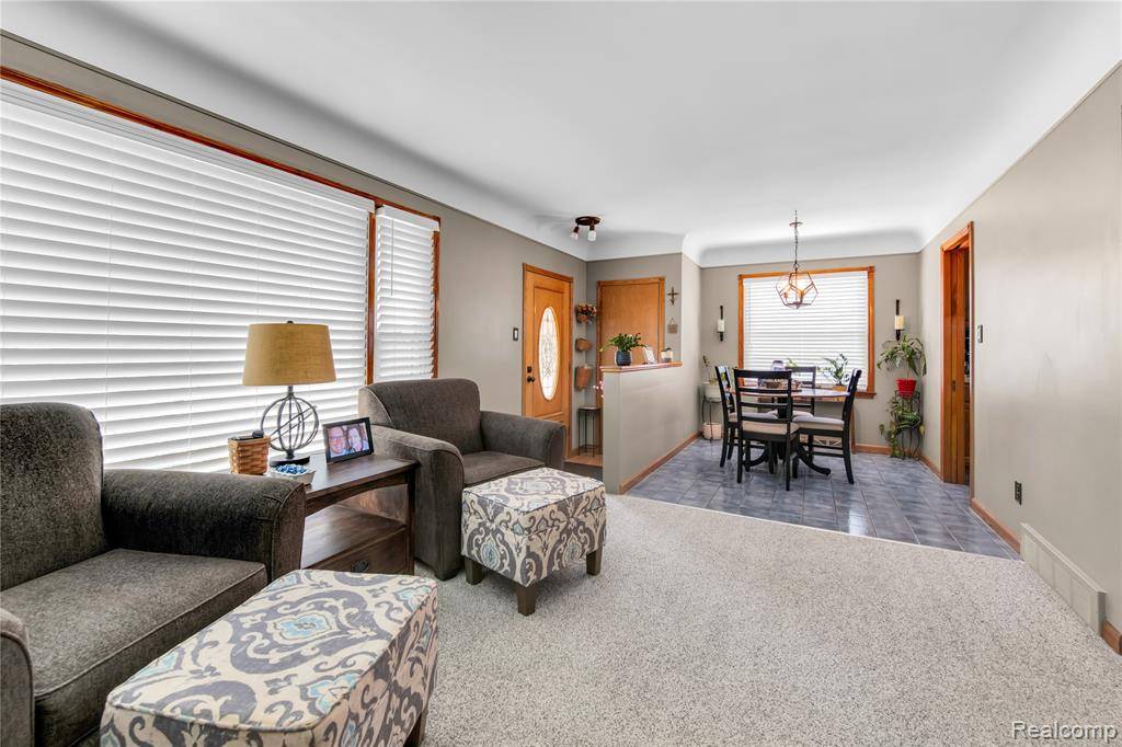 Wyandotte, MI 48192 2502,144 1st Street