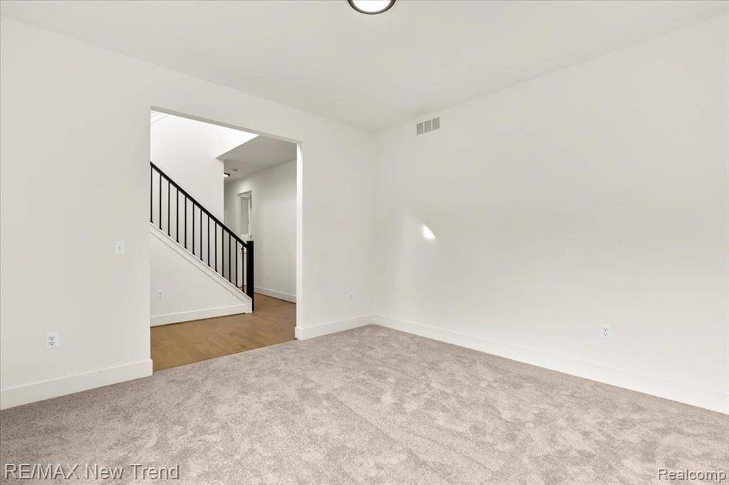 Clarkston, MI 48346 2381,6514 CAMBRIDGE Circle