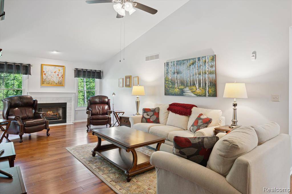 Brighton, MI 48116 2442,227 Sisu Knoll Drive