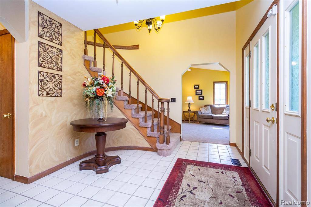 Clarkston, MI 48348 2349,4612 Mountain View Trail