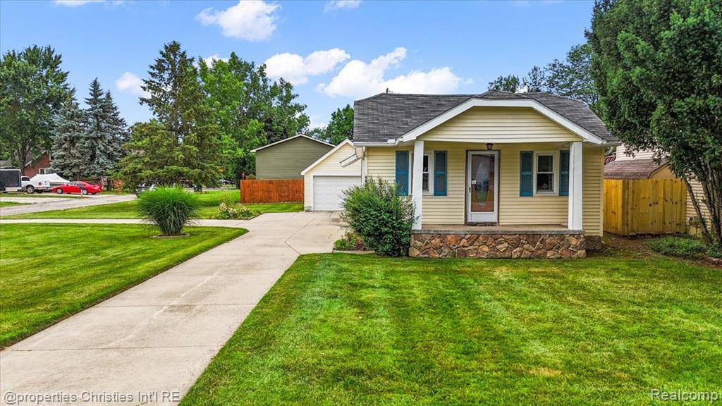 Waterford, MI 48327 3206,4681 Cass Elizabeth Road