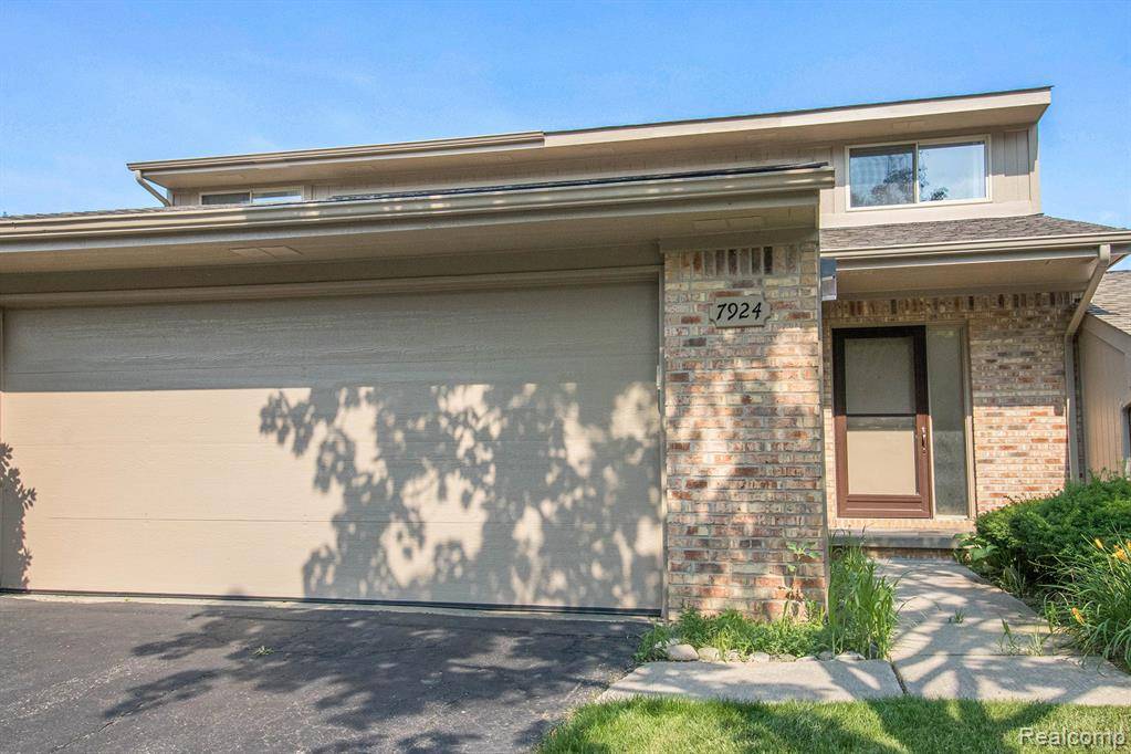 Waterford, MI 48329 4619,7924 Meadow Drive