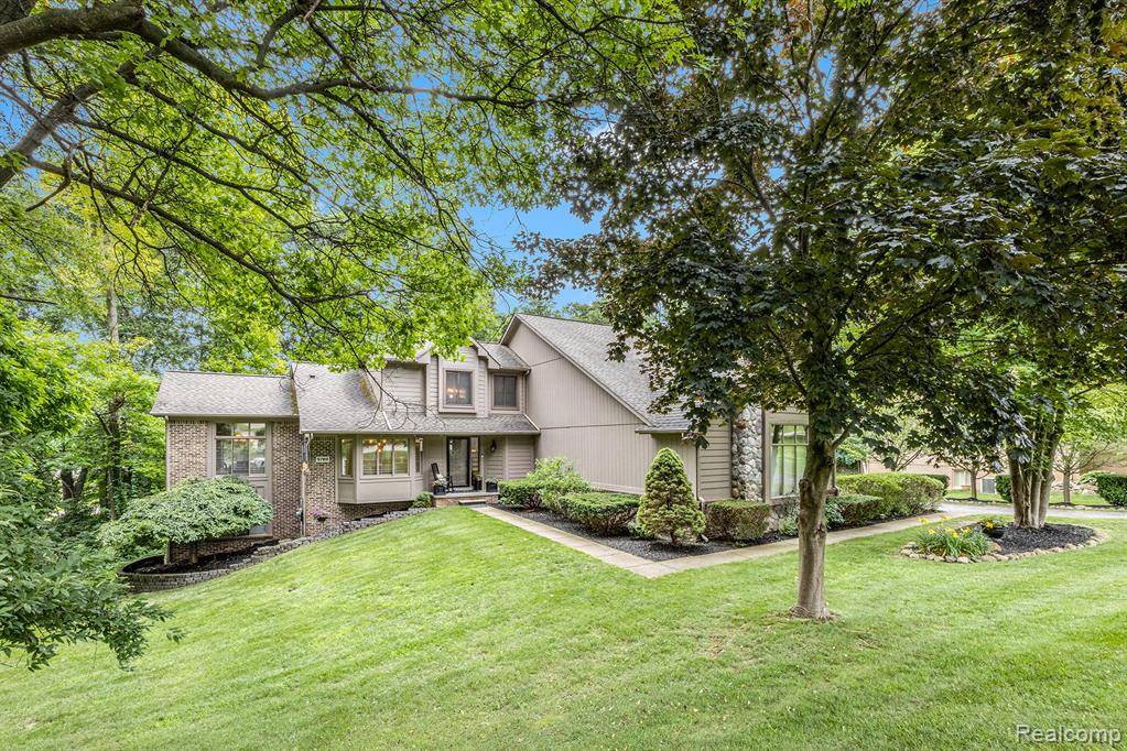 9780 Oak Valley Drive, Clarkston, MI 48348 4169