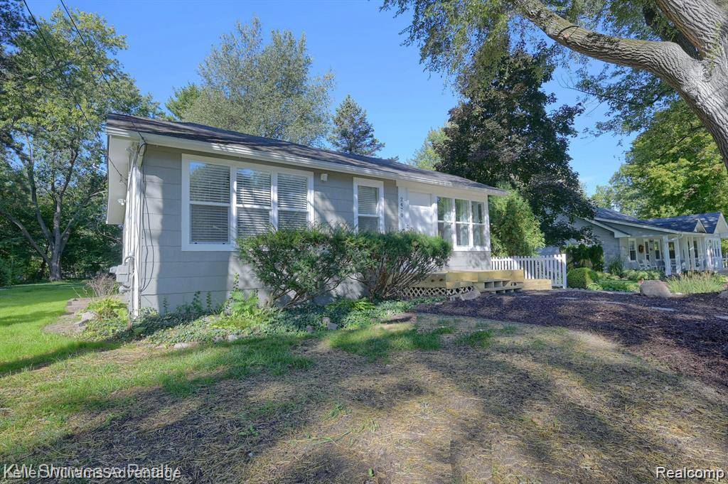 2470 Burleigh Street, West Bloomfield, MI 48324 3622