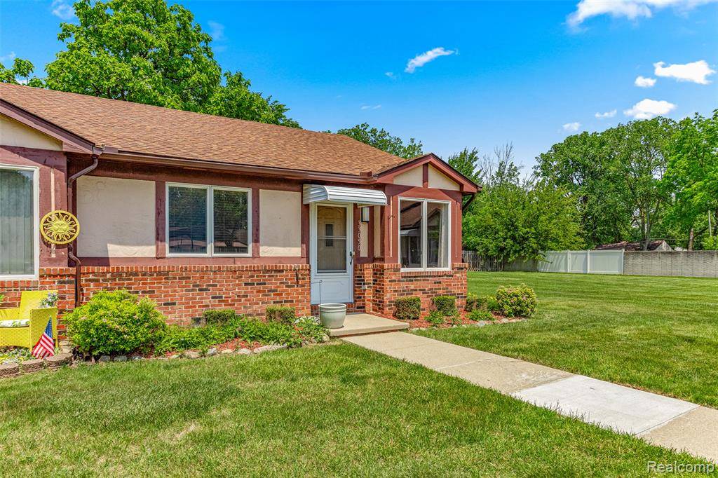Westland, MI 48185 2894,33050 Woodworth Court