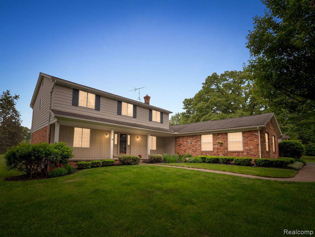 2165 Jason Drive, Commerce Twp, MI 48382 1263