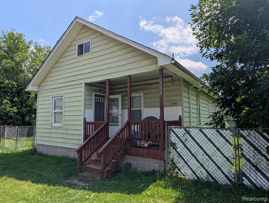 1402 Allen Street, Burton, MI 48529 1204