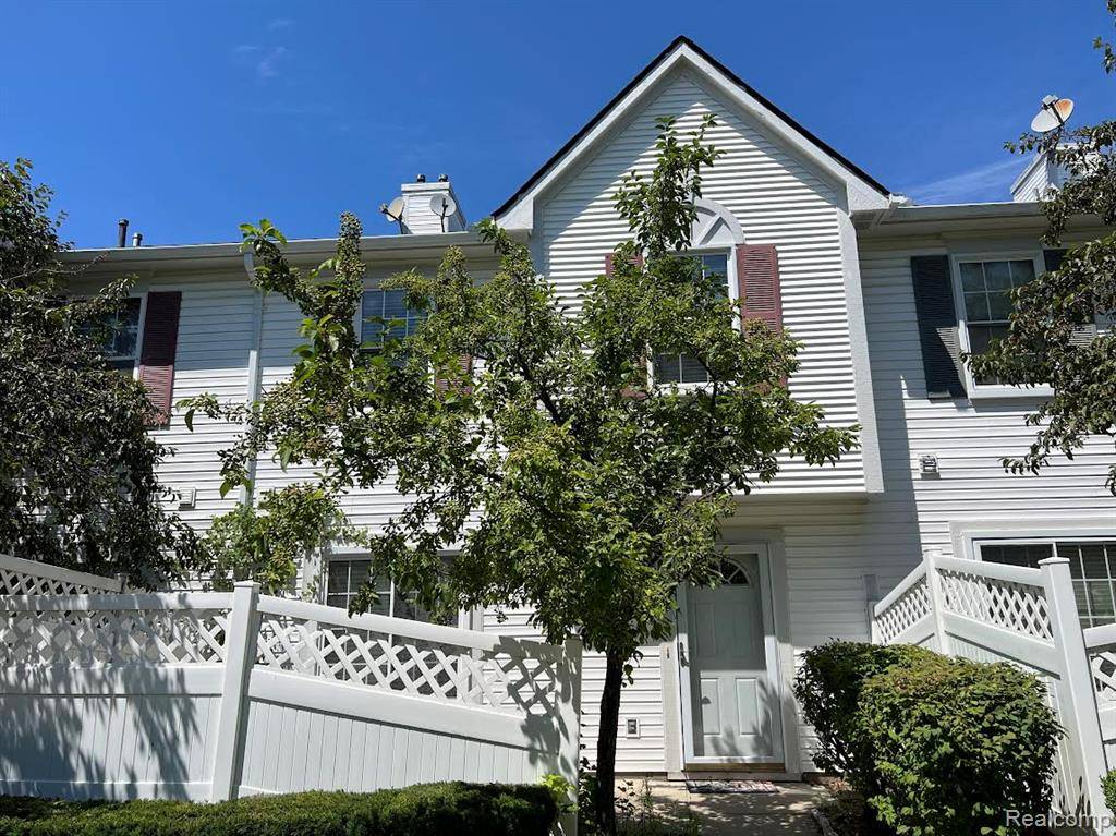 22368 CAPE COD Way, Farmington Hills, MI 48336 4381