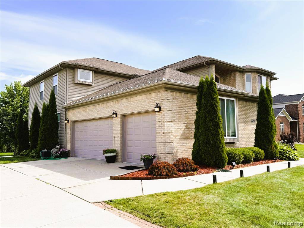 Grand Blanc, MI 48439 2508,4436 Newark Circle