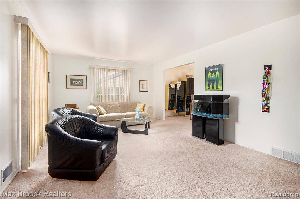 Bloomfield Hills, MI 48304 1088,2035 Wickford Court