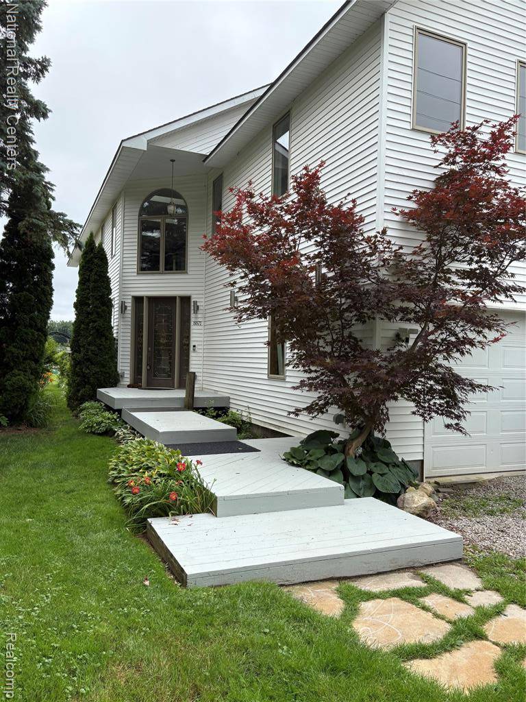 White Lake, MI 48386 4140,8871 Lakeview Drive