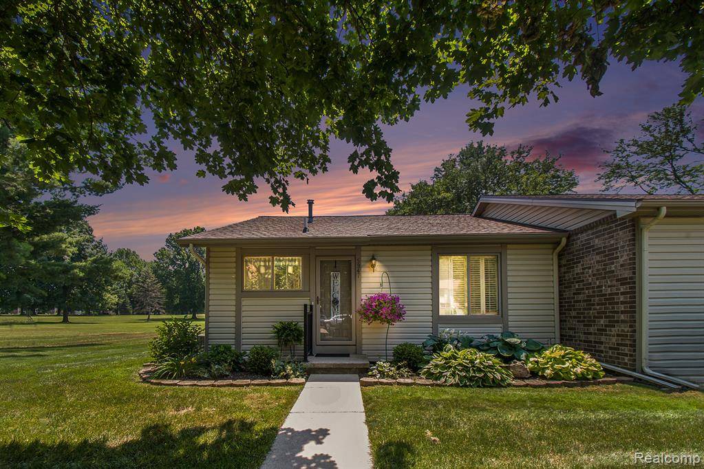Haslett, MI 48840 9503,5947 Village Drive