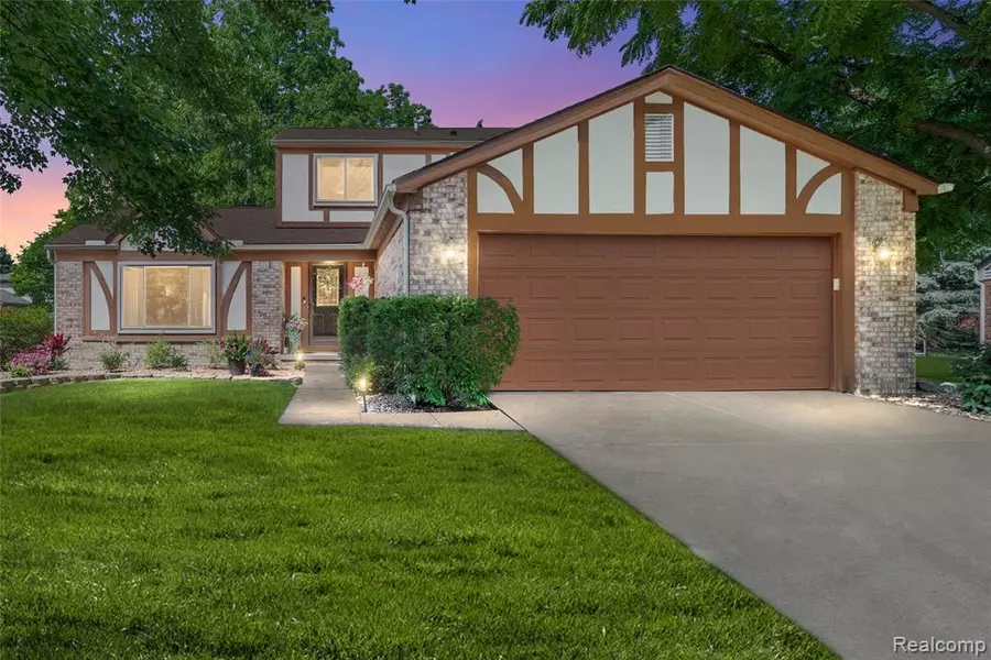 23719 Harvest Court, Novi, MI 48375